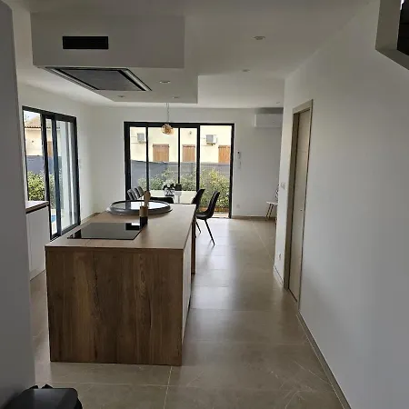 Neuve Avec Piscine בית נופש
