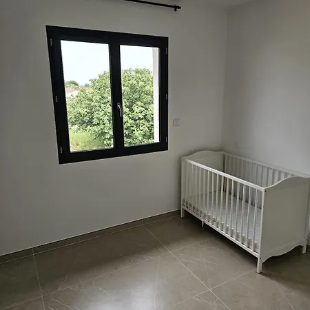 Neuve Avec Piscine *