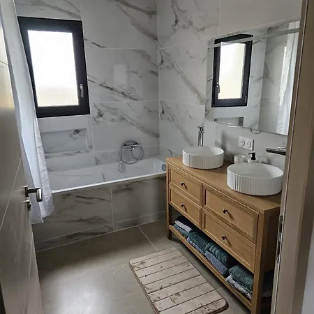 Neuve Avec Piscine *